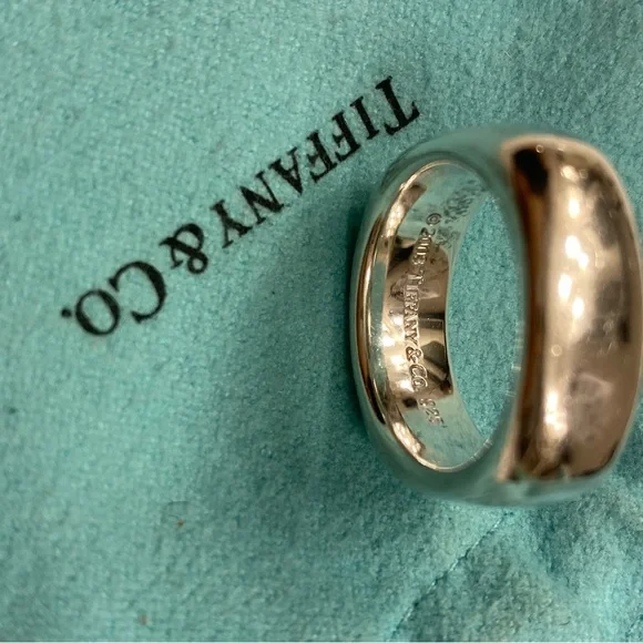 Tiffany & Co. Silver Cushion Ring size 8 - Picture 4 of 5